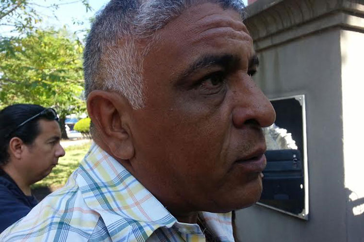 Profesor acusa a Chavira de despido injustificado