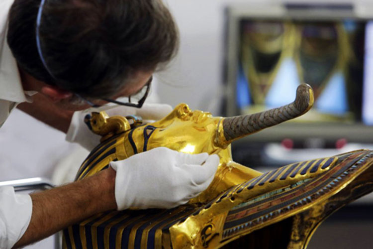 Exploran la tumba de Tutankamón en busca de Nefertiti