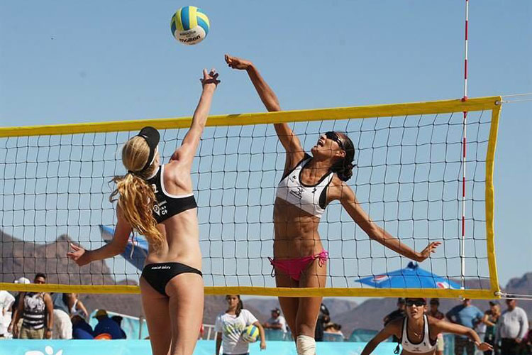 Ganan bronce en voleibol de playa