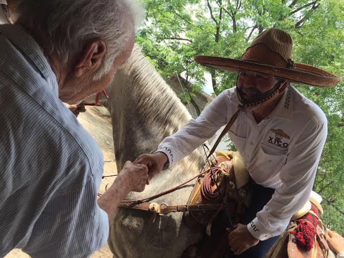 Convive Xico con pobladores de ejidos