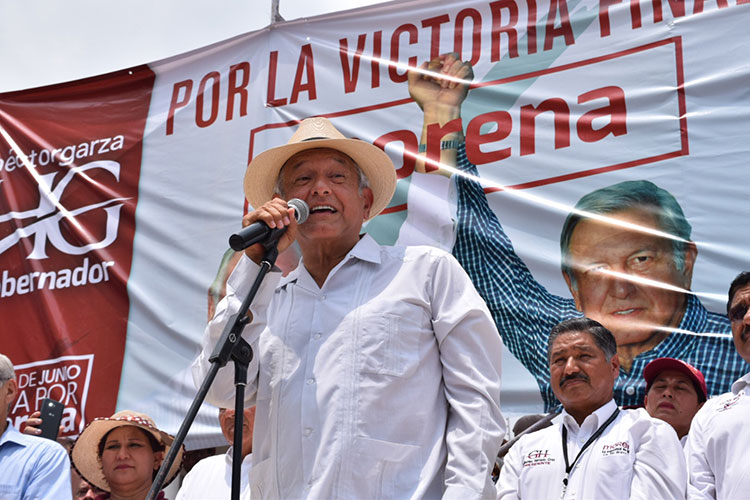 Anuncia AMLO en Tamaulipas acuerdo con los maestros