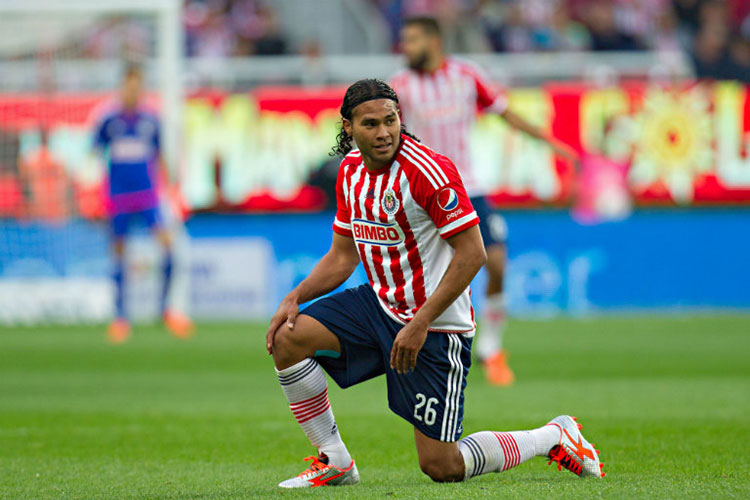 Firman Chivas y América intenso empate.