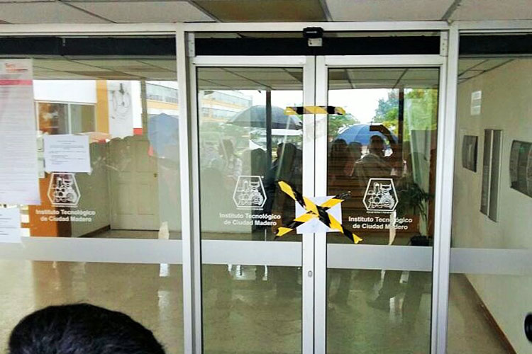 Cierran área administrativa en el Tec Madero