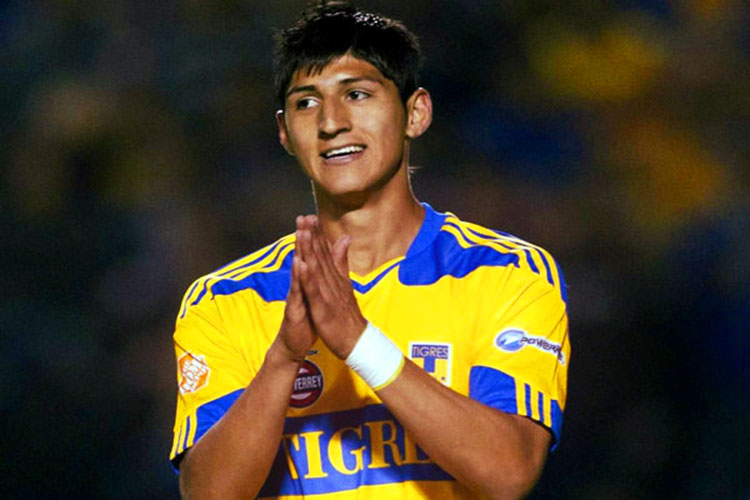 Jugadores y clubes deportivos expresan apoyo hacía Alan Pulido