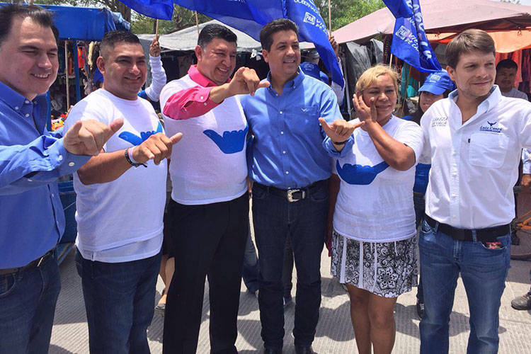 Renuncian candidatos del PRD en la frontera y se van al PAN