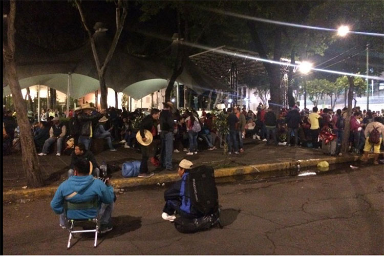 CNTE traslada plantón de la Segob a la Ciudadela