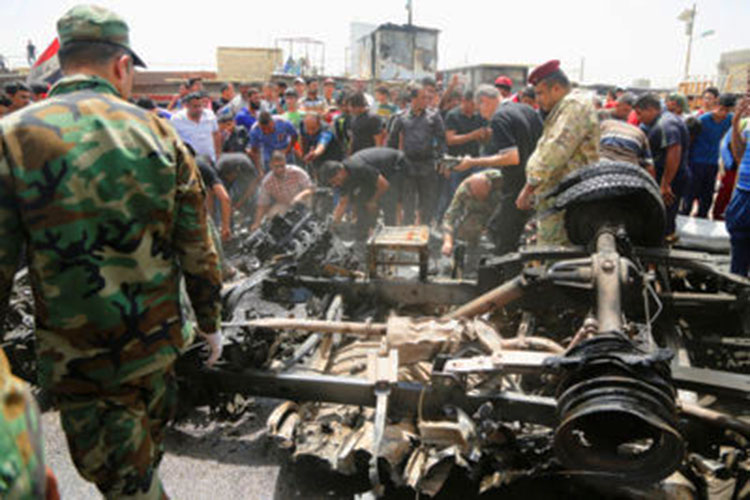 Atentado con coche bomba en Bagdad deja 64 muertos