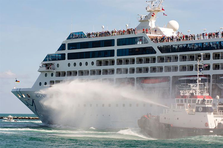 Atraca en Cuba el primer crucero proveniente de EU