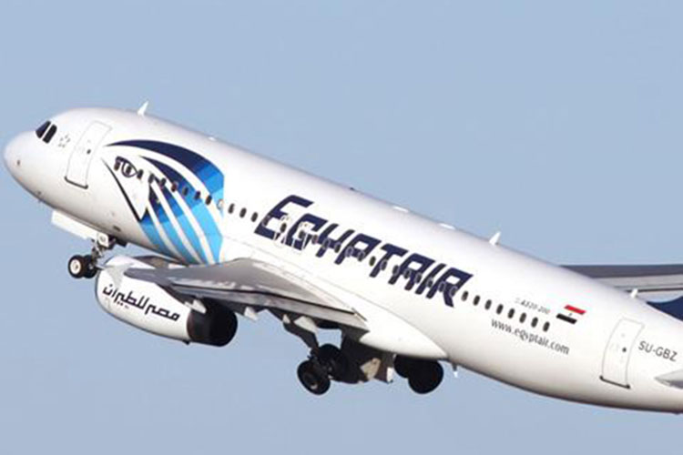 Francia confirma alarma de humo en avión de EgyptAir
