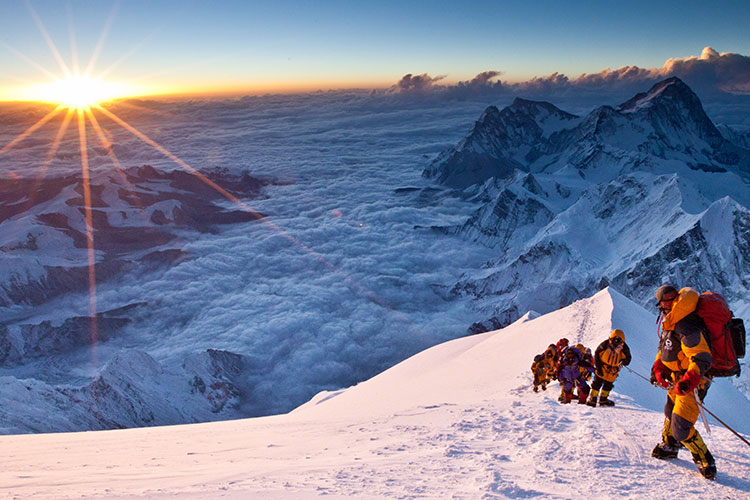 Dos montañistas indios están desaparecidos en el Everest