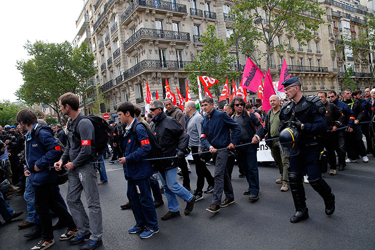 Caos en Francia por huelgas y protestas contra reforma laboral