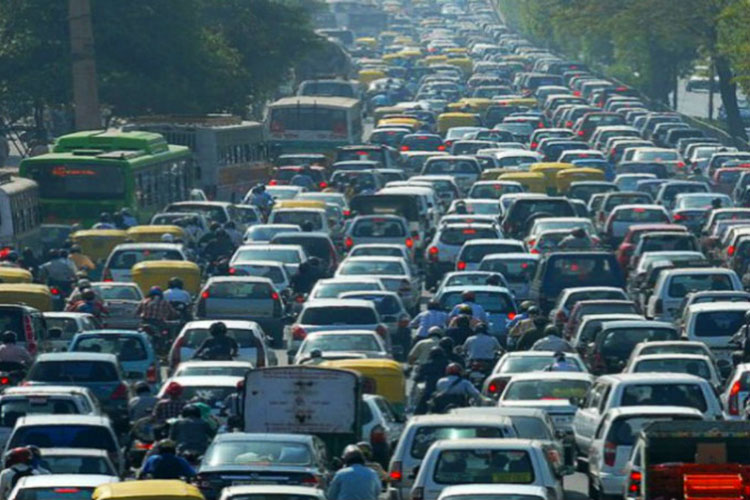 Hoy No Circulan autos con engomado rojo y terminación 3 o 4