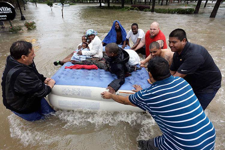 Dos muertos en Texas tras fuertes
