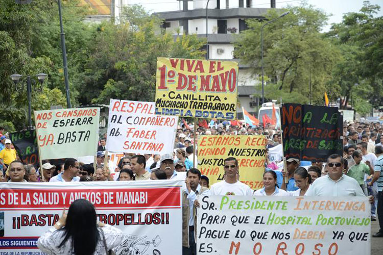 Marchan trabajadores por sus derechos en Día del Trabajo