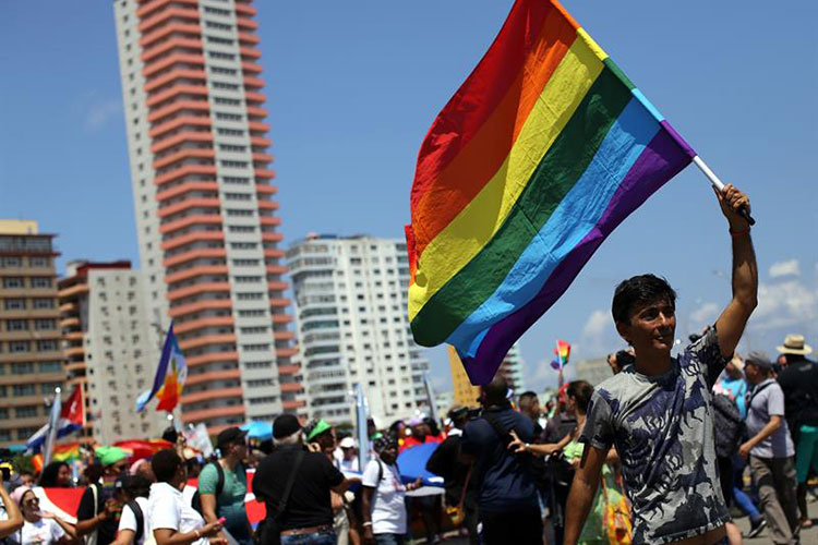 Marchan en La Habana contra la homofobia y la transfobia
