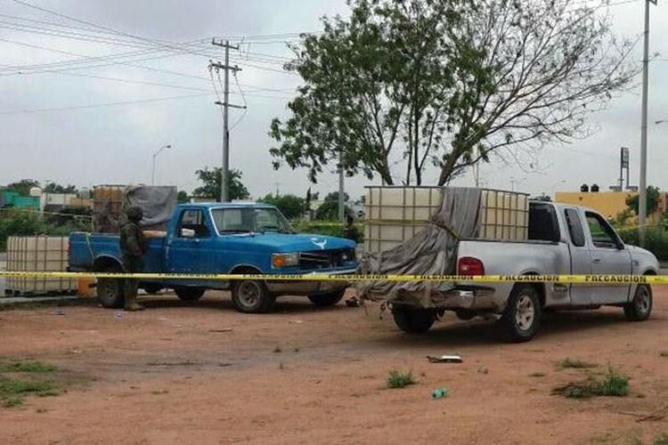 Aseguran SEMAR dos camionetas e hidrocarburo robado en Reynosa
