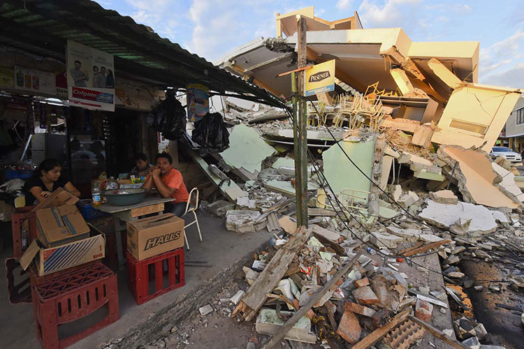 Sismo de 6.8 vuelve a sacudir Ecuador