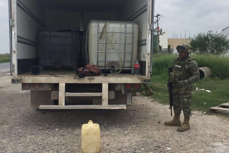 Asegura tractocamión robado que transportaba gasolina ‘ordeñada’