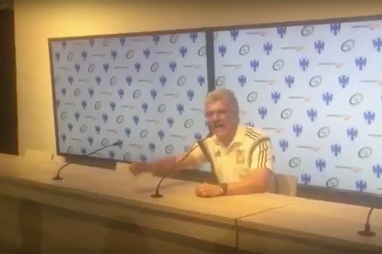 ¡Explota el Tuca Ferretti! contra reportero