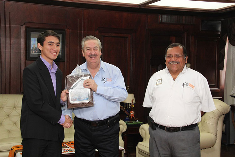 Reconoce Rector talento estudiantil de Derecho-UAT-Victoria