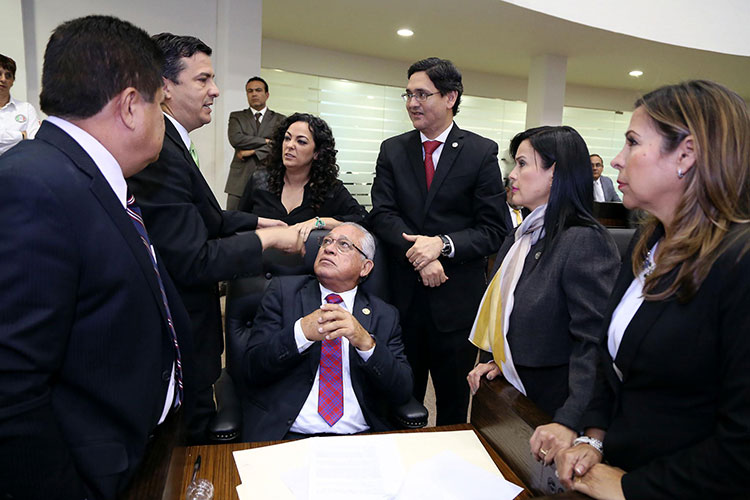 Una Tras Otra Quítate tú para ponerme yo