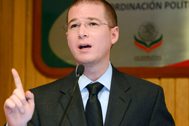 Anaya rebasa a Zavala con miras al 2018