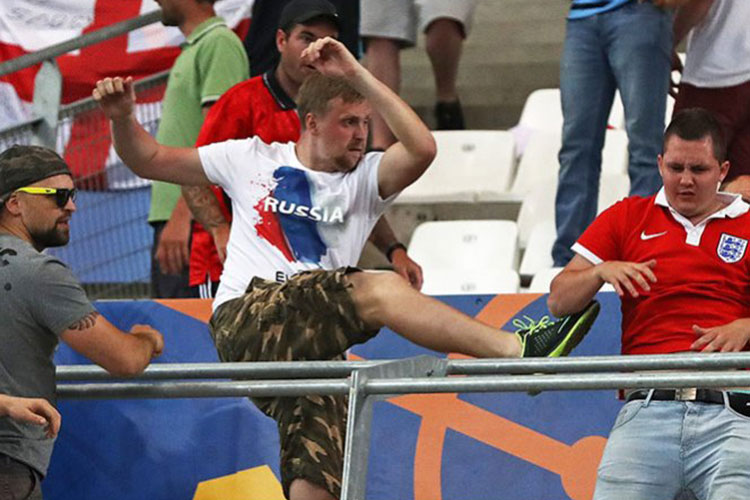 Rusia sería expulsada de la Euro, si afición vuelve a generar violencia