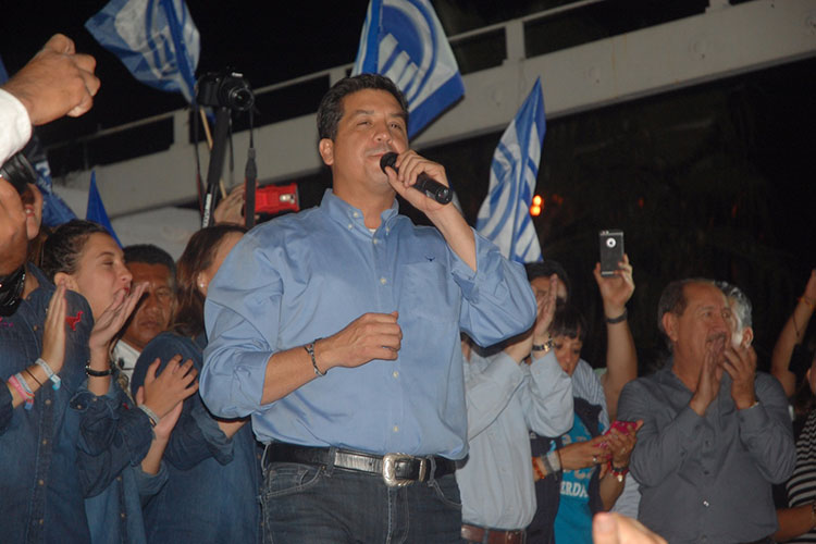 Cabeza de Vaca festeja en Victoria
