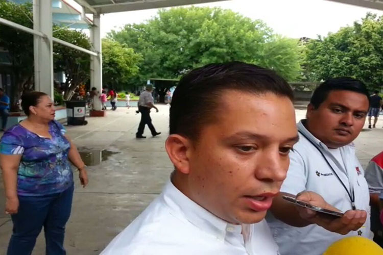 Denuncia Carlos Cabrera acarreo electoral