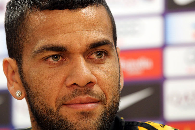 Dani Alves quiere dejar al Barcelona este verano