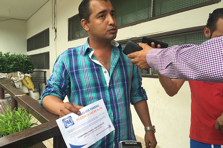 Detienen a militantes de MC con propaganda falsa contra el PAN