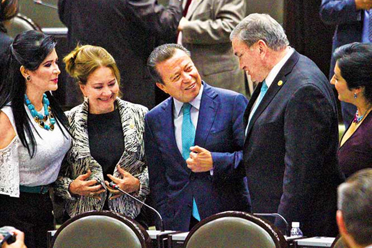 Diputados ignoran a los empresarios; Aprueban la ley 3 de 3