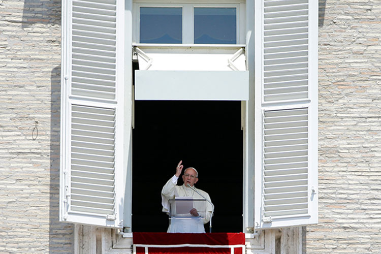 El Papa condena atentado en Estambul y reza por las víctimas