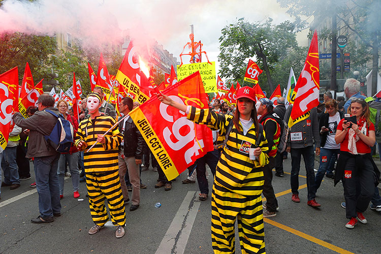 Torre Eiffel cierra sus puertas por huelga de trabajadores