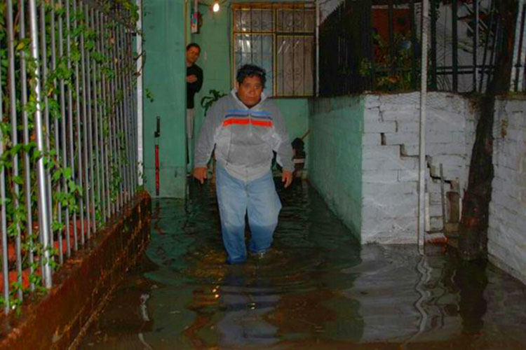 Tromba deja más de 500 casas dañadas en Iztapalapa