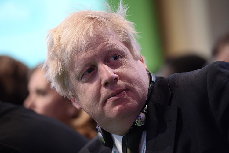 Johnson abandona la contienda para suceder a Cameron tras Brexit