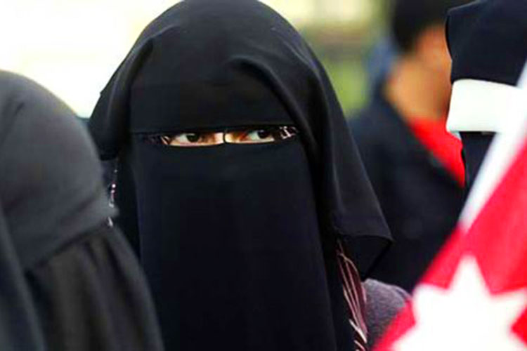 Quema viva a su hija en Pakistán