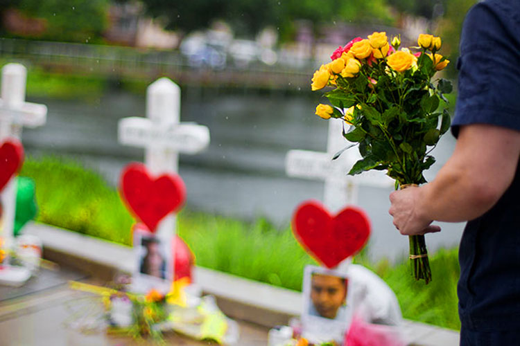 Esperan en Hidalgo restos de mexicano fallecido en Orlando