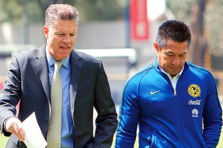 En América, bombazos no; Ambríz va por títulos