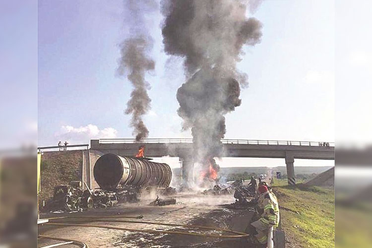 Explosión e incendio en carretera a Tula