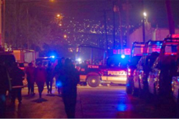 Mueren tres reos durante riña en penal de Topo Chico