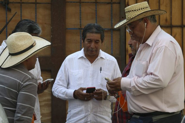 Aún con pago de fianza, líderes de la CNTE no saldrán libres: Abogada