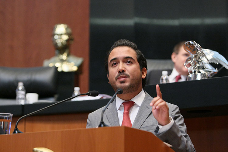 Policía de Veracruz retiene a Senador Fernando Yunes por negarse a revisión