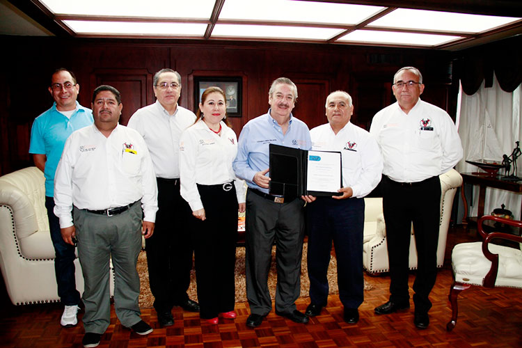 Certifican CIEES calidad de la FMVZ-UAT