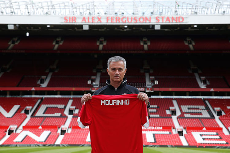 “Vamos por todo con el ManU”: Mourinho
