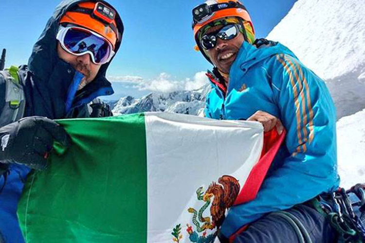 Rescatistas encuentran cuerpo de alpinista mexicano en Perú