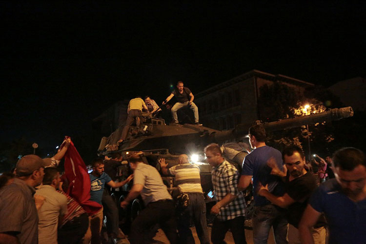 Ley marcial en Turquía; “resistan” pide Presidente