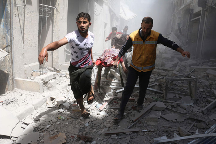 25 muertos por bombardeos en varios barrios de Alepo