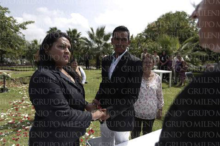 Histórica primera boda gay en penal de Puente Grande