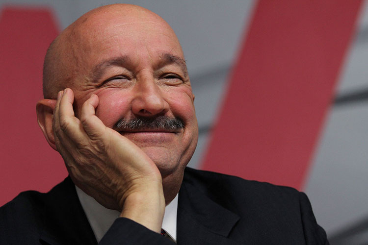 Salinas pide dejar el neoliberalismo y populismo; usuarios lo critican